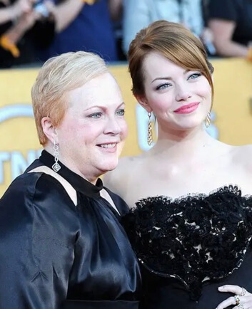 Krista Stone with her daughter, Emma Stone.
